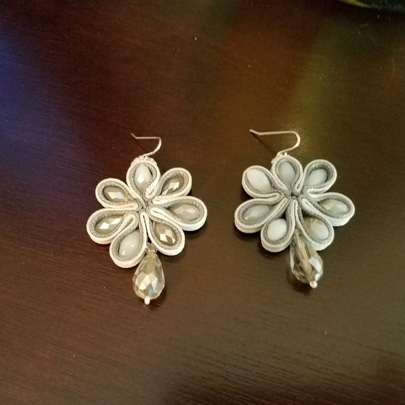 LAST 2!  NWT Silk Laced Floral Earrings - Picture 5 of 5